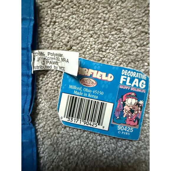 NWT Garfield Happy Holidays yard flag - Christmas - 80s - wall hanging 28 x 40 - Picture 2 of 8